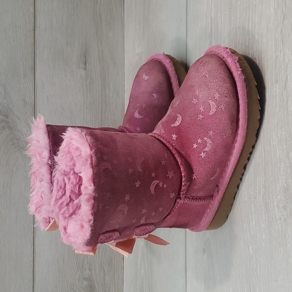 Ugg Australia Kids Bailey Bow Pink Barbie Moon & star leather boots shoes sz 8 - Picture 1 of 11